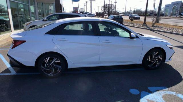 new 2024 Hyundai Elantra car, priced at $31,630