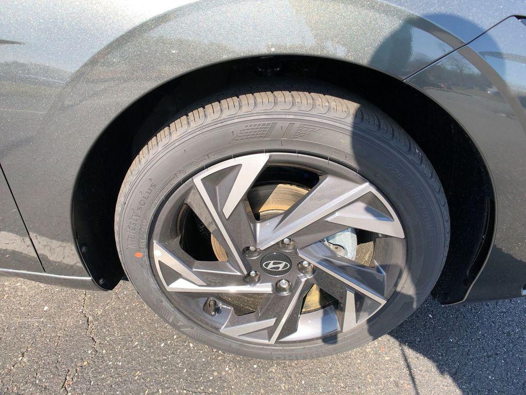 new 2025 Hyundai Elantra car, priced at $28,385