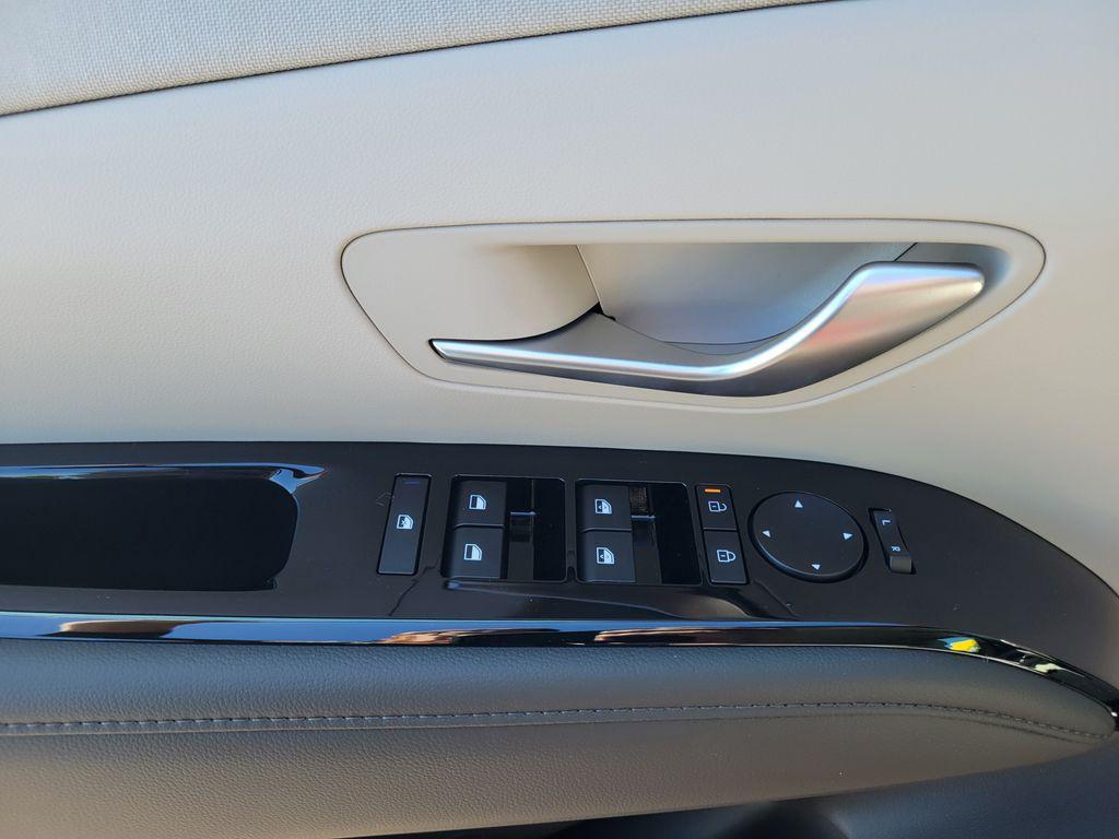 new 2025 Hyundai TUCSON Hybrid car, priced at $44,080