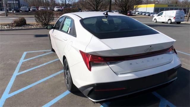 new 2024 Hyundai Elantra car, priced at $31,665