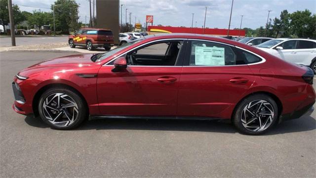 new 2024 Hyundai Sonata car, priced at $32,255