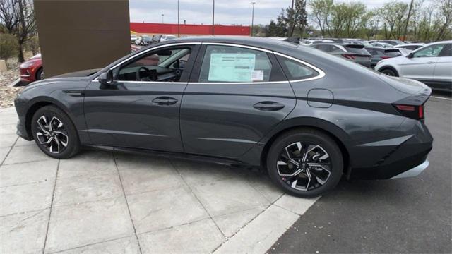 new 2024 Hyundai Sonata car, priced at $29,205