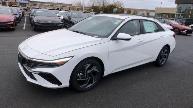 new 2025 Hyundai Elantra car, priced at $27,705