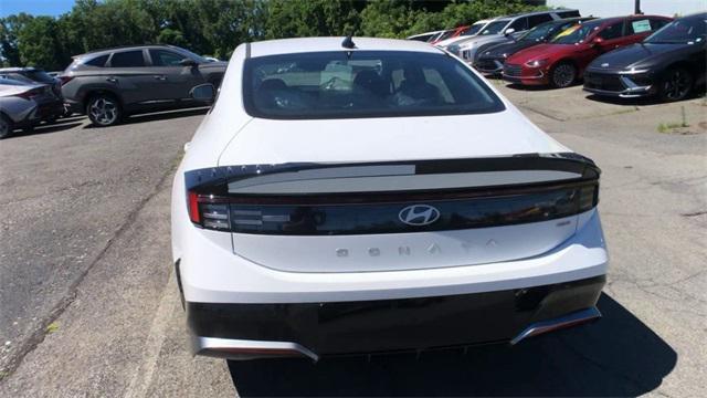 new 2024 Hyundai Sonata Hybrid car, priced at $32,990