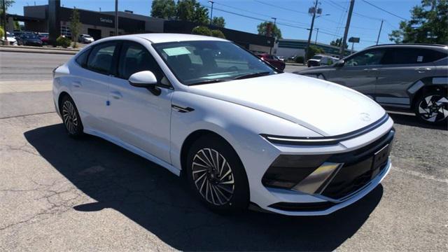 new 2024 Hyundai Sonata Hybrid car, priced at $32,990