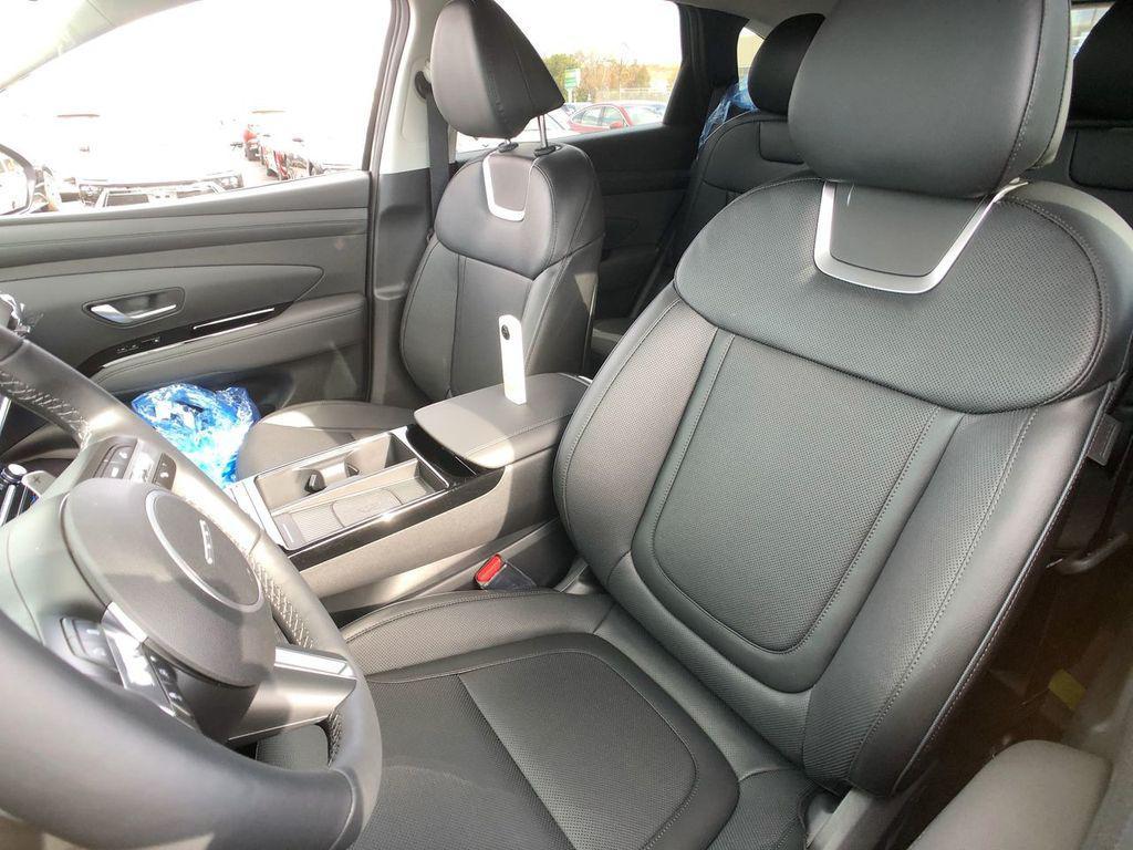 new 2025 Hyundai TUCSON Hybrid car, priced at $43,580