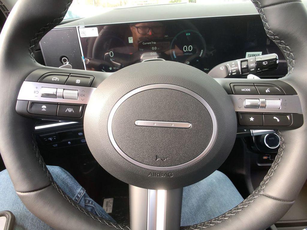 new 2025 Hyundai TUCSON Hybrid car, priced at $43,580