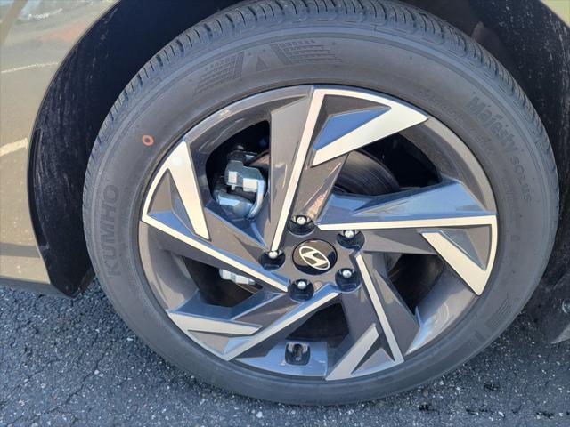 new 2025 Hyundai Elantra car, priced at $25,080