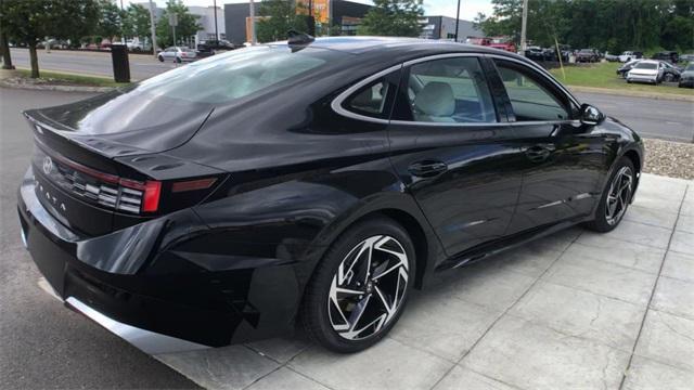 new 2024 Hyundai Sonata car, priced at $32,240