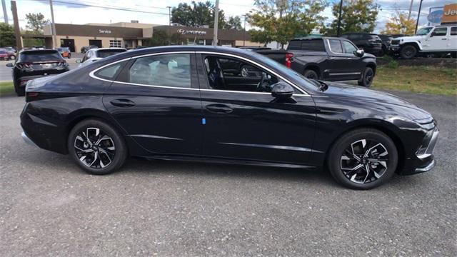 new 2025 Hyundai Sonata car, priced at $30,935