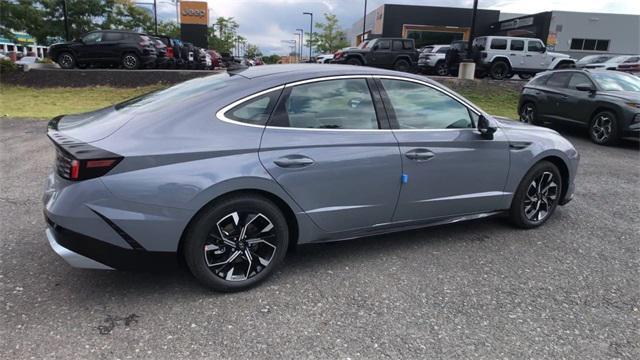 new 2025 Hyundai Sonata car, priced at $30,960