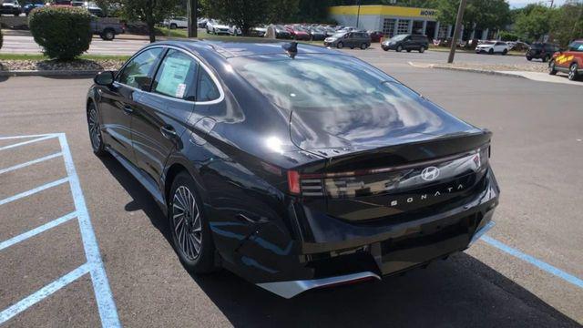 new 2024 Hyundai Sonata Hybrid car, priced at $38,890