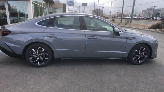 new 2025 Hyundai Sonata car, priced at $30,940