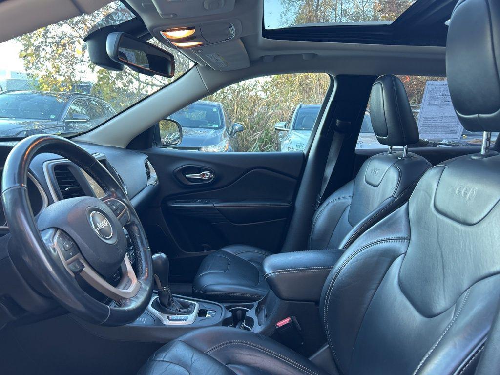used 2015 Jeep Cherokee car, priced at $10,800