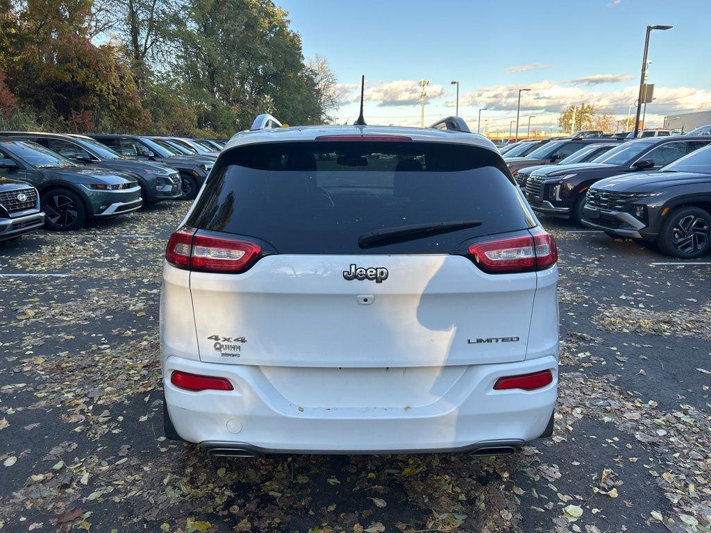 used 2015 Jeep Cherokee car, priced at $10,800