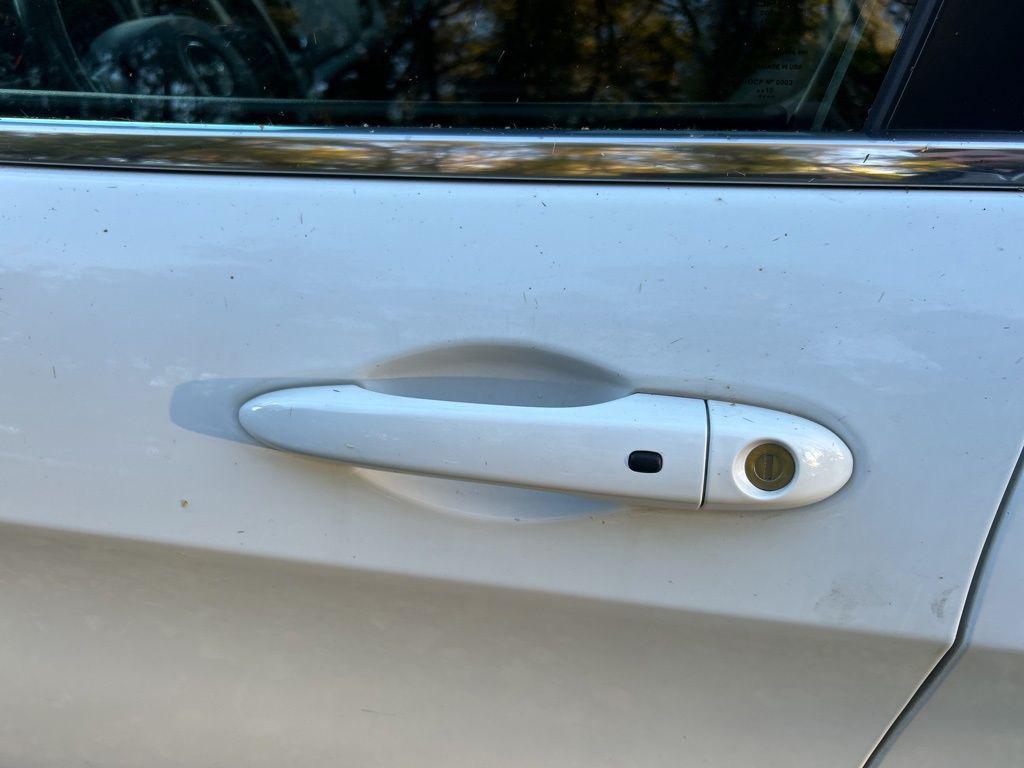 used 2015 Jeep Cherokee car, priced at $10,800