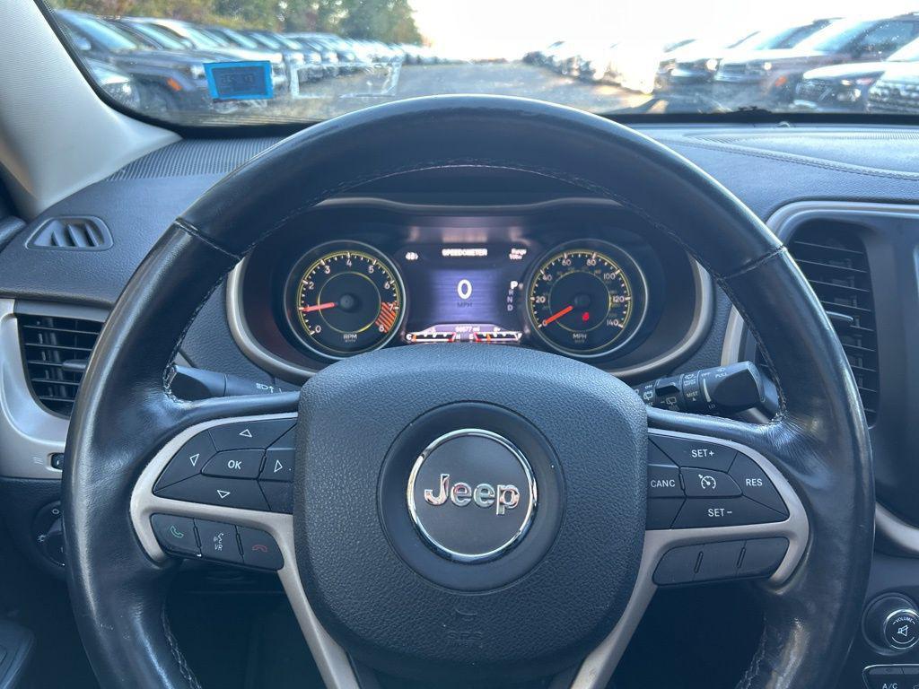 used 2015 Jeep Cherokee car, priced at $10,800