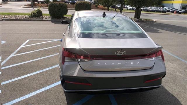 new 2025 Hyundai Elantra car, priced at $23,565