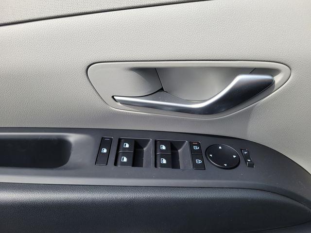 new 2025 Hyundai TUCSON Hybrid car, priced at $38,439