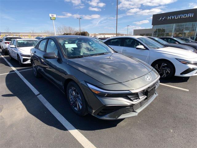 new 2024 Hyundai Elantra car, priced at $25,295