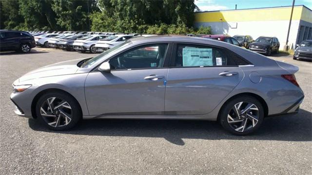 new 2024 Hyundai Elantra car, priced at $31,135