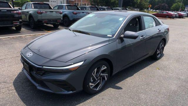 new 2025 Hyundai Elantra car, priced at $28,385