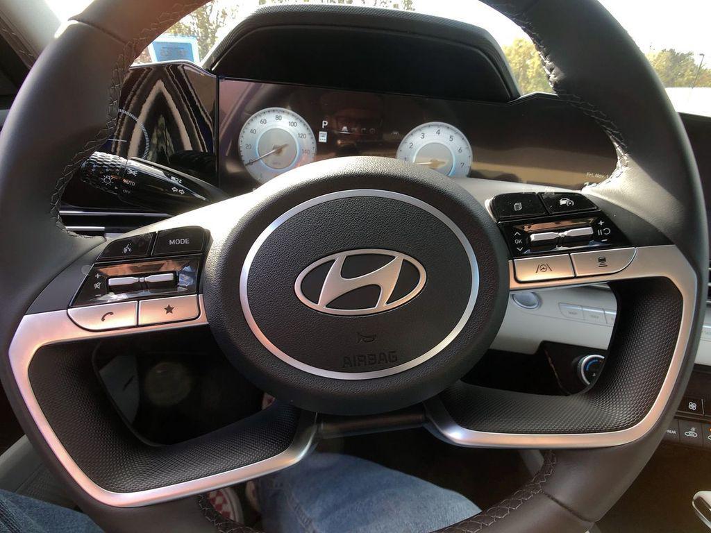 new 2025 Hyundai Elantra car, priced at $29,090