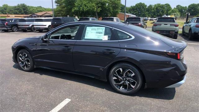 new 2024 Hyundai Sonata car, priced at $29,200