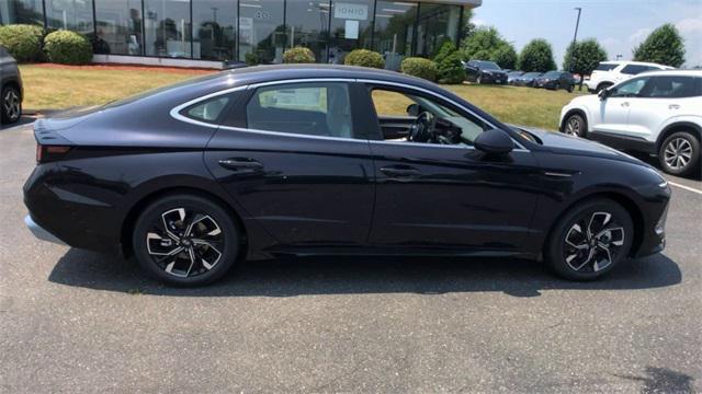 new 2024 Hyundai Sonata car, priced at $29,200