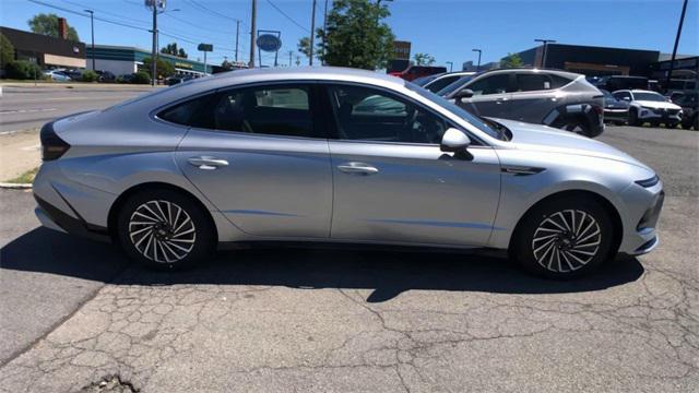 new 2024 Hyundai Sonata Hybrid car, priced at $32,540