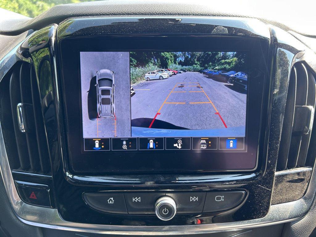 used 2023 Chevrolet Traverse car, priced at $23,900