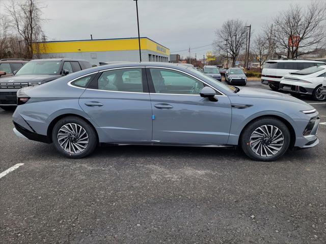 new 2025 Hyundai Sonata Hybrid car, priced at $39,523