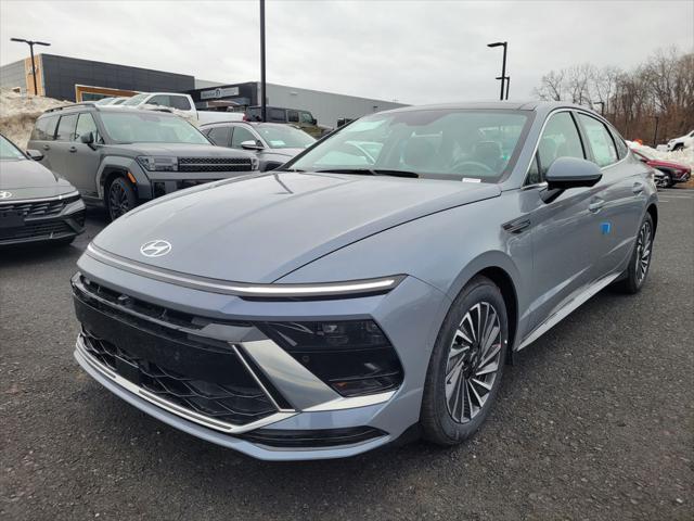 new 2025 Hyundai Sonata Hybrid car, priced at $39,523