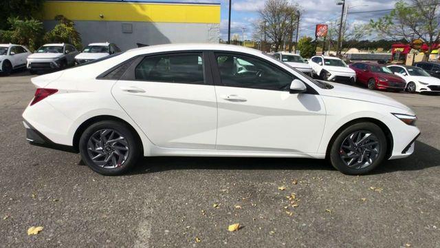 new 2025 Hyundai Elantra car, priced at $25,190