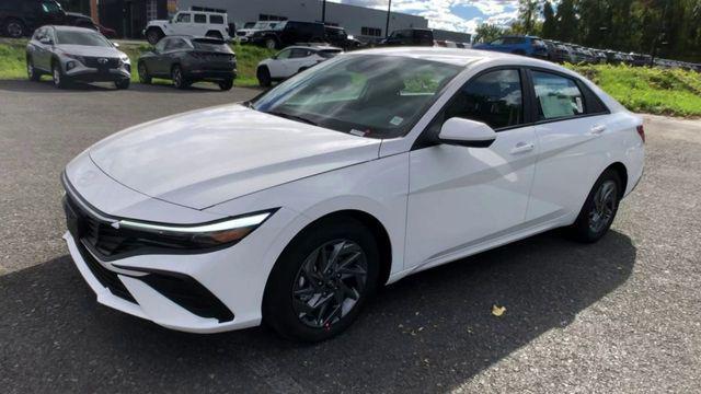 new 2025 Hyundai Elantra car, priced at $25,190