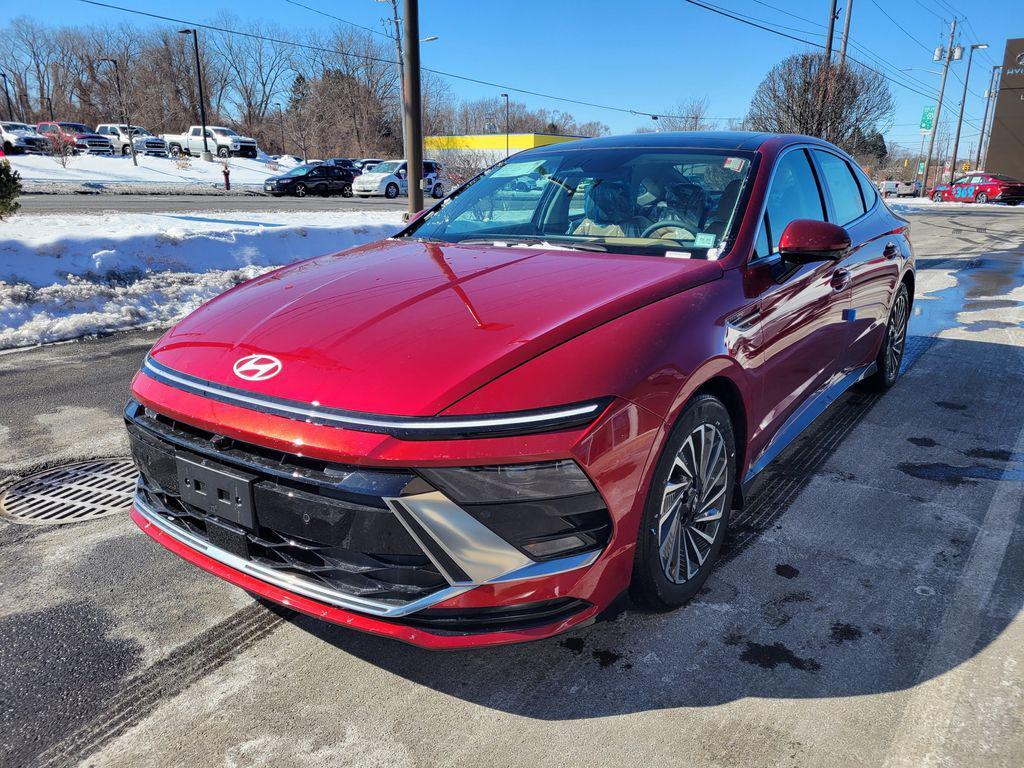 new 2025 Hyundai Sonata Hybrid car, priced at $39,900