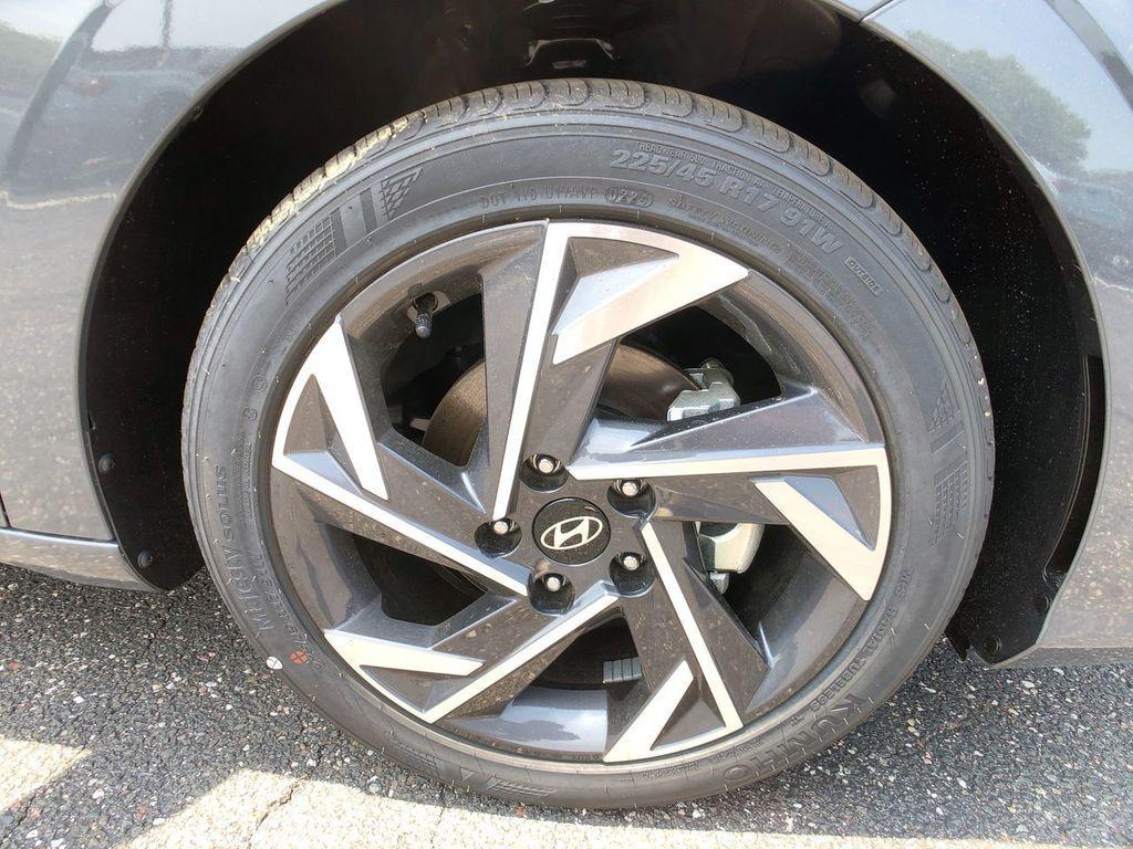 new 2025 Hyundai Elantra car