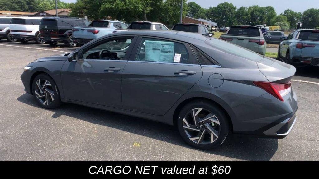 new 2025 Hyundai Elantra car