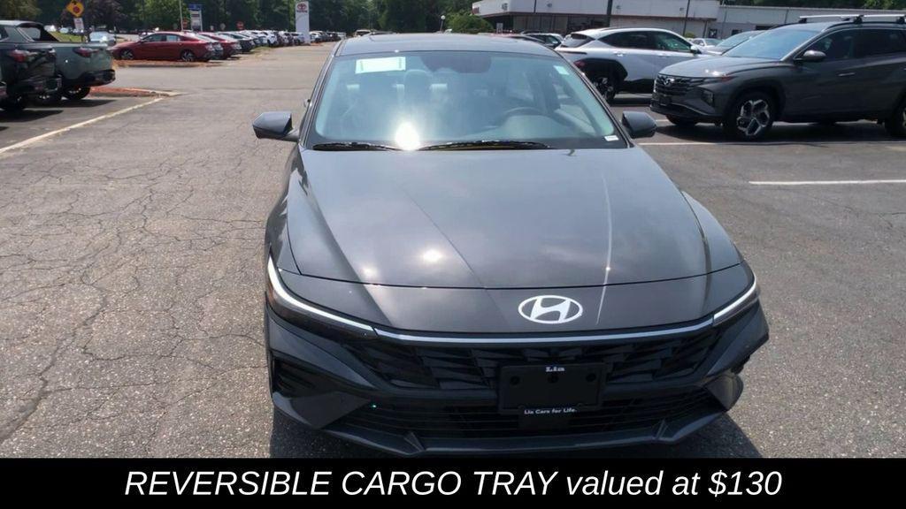 new 2025 Hyundai Elantra car