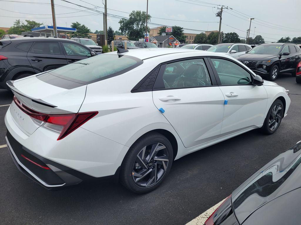 new 2025 Hyundai Elantra car, priced at $25,660