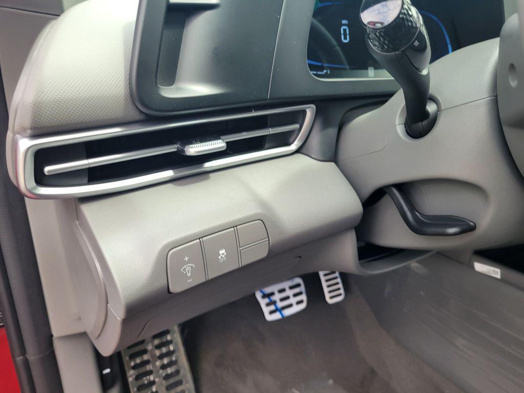 new 2025 Hyundai Elantra car, priced at $25,660