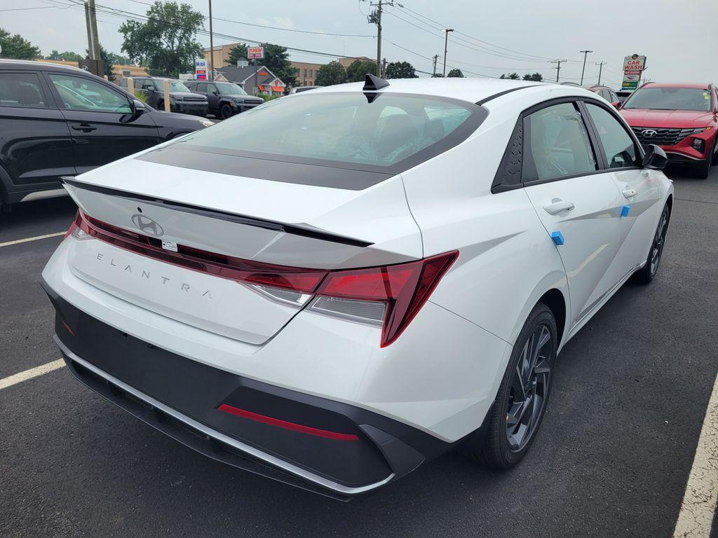 new 2025 Hyundai Elantra car, priced at $25,660
