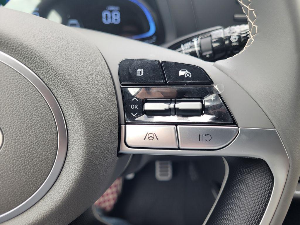 new 2025 Hyundai Elantra car, priced at $25,660