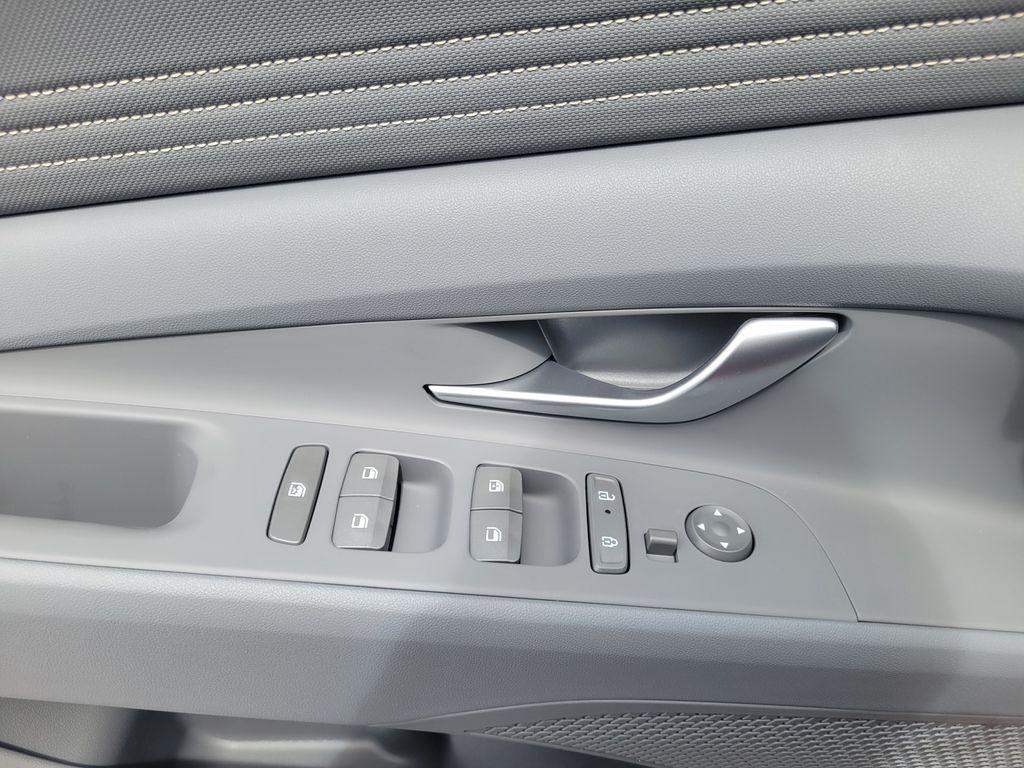 new 2025 Hyundai Elantra car, priced at $25,660