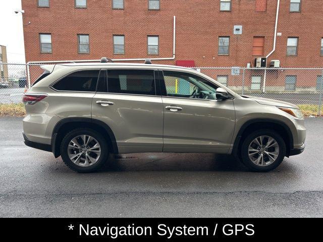 used 2015 Toyota Highlander car, priced at $19,743