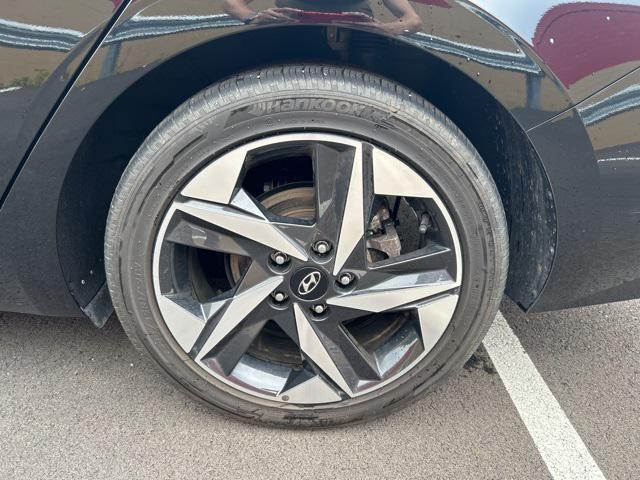 used 2022 Hyundai ELANTRA HEV car, priced at $20,000