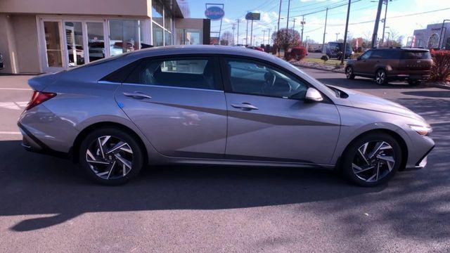 new 2025 Hyundai Elantra car, priced at $28,455