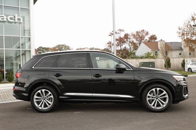 new 2025 Audi Q7 car, priced at $77,337