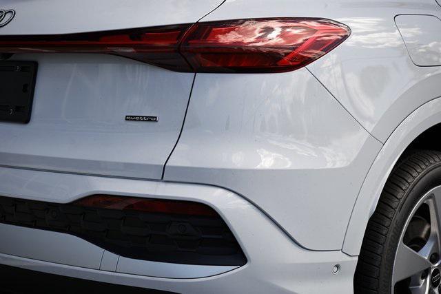 new 2025 Audi Q5 car, priced at $60,577