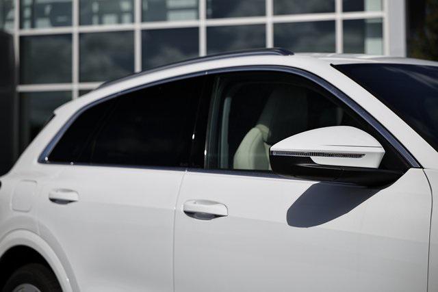 new 2025 Audi Q5 car, priced at $60,577